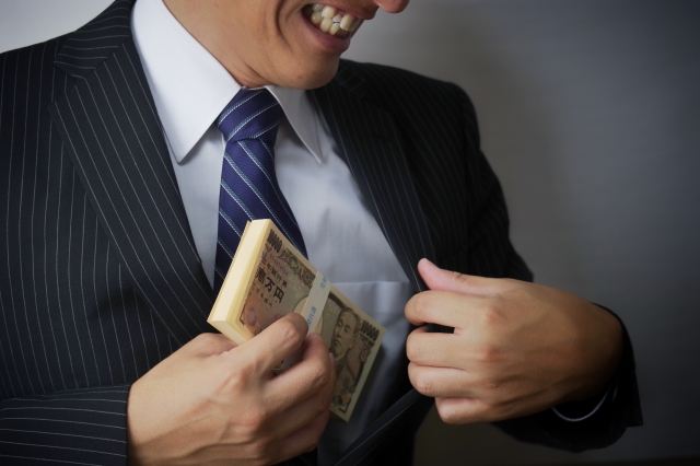 闇金業者は懐にお金を入れる。松浦市の弁護士や司法書士に無料相談する